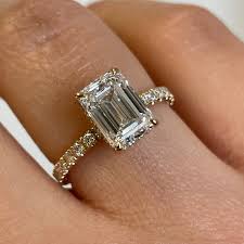 emerald cut engagement ring